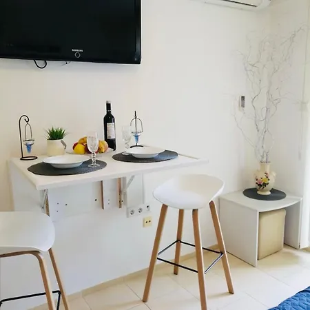 Jasmine A17 Cozy Sunny Lejlighed *