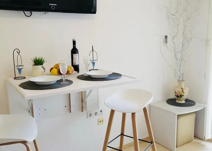 Jasmine A17 Cozy Sunny Apartment *